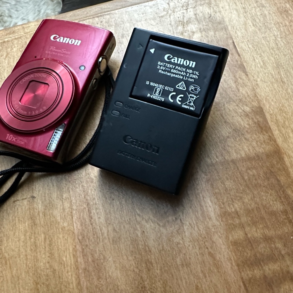 Canon PowerShot ELPH Series Compact Digital Camera - Red - Picture 8 of 8
